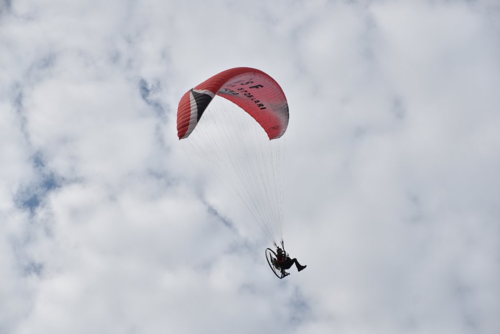 paramotor-1_large.jpg (38 KB)