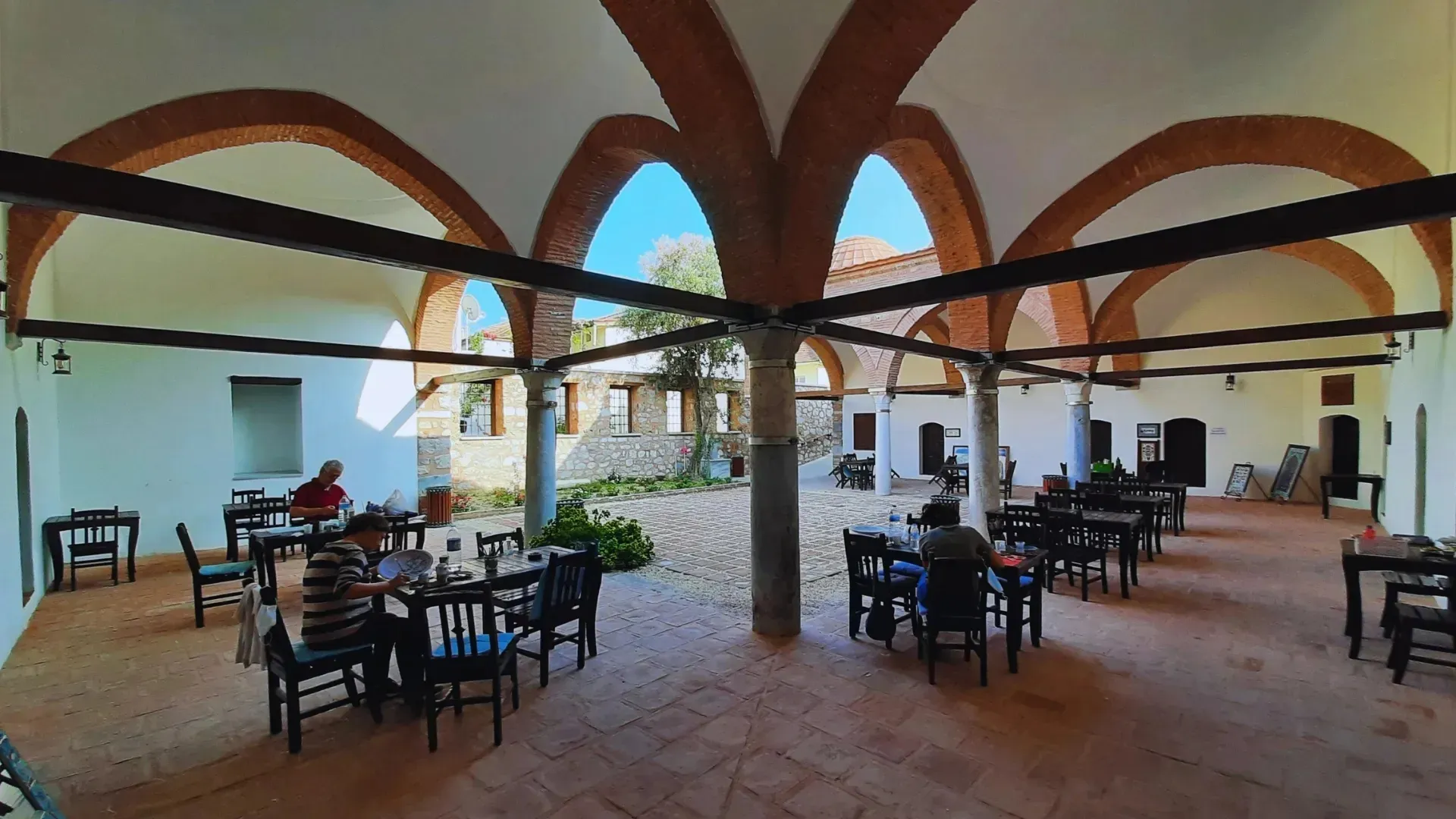 İznik Süleyman Pasha Madrasah (Glized Tile Bazaar)