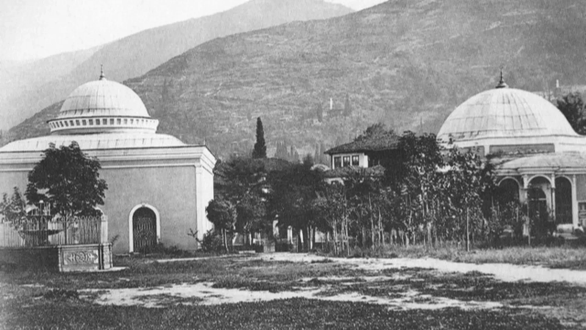 Osman Gazi ve Orhan Gazi Türbeleri