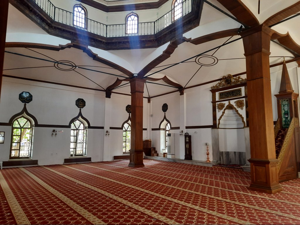 Kayhan Cami