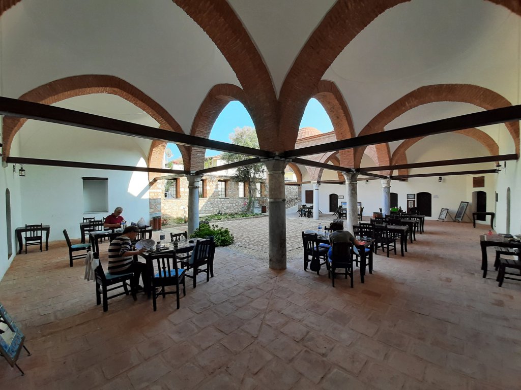 İznik Süleyman Paşa Medresesi (Çini Çarşısı)