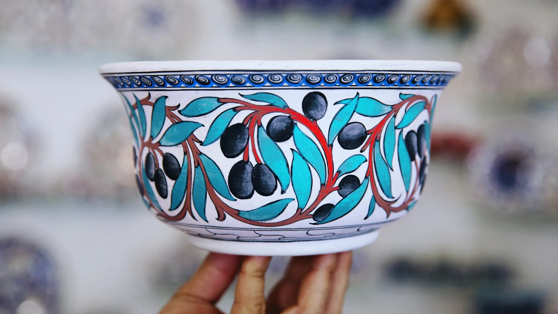 Watch How Unique İznik Tiles Are Made